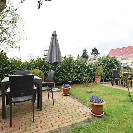Apartamento Lovely In With Garden *