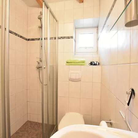 Apartamento Lovely In With Garden